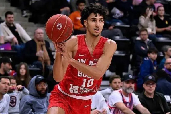 老鷹隊121-116力克尼克斯，狀元里薩切爾狂砍33分！