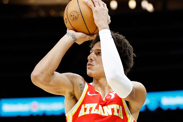 夢(mèng)幻NBA：杰倫·約翰遜閃耀，德羅贊低迷引關(guān)注