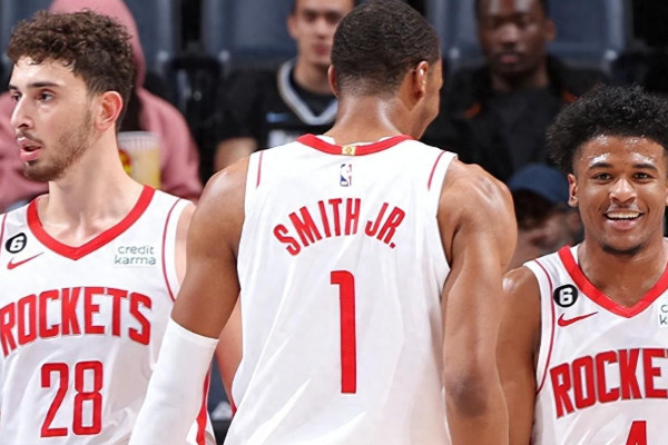 NBA爭(zhēng)議判罰引熱議：火箭險(xiǎn)勝勇士，科爾怒批裁判決定
